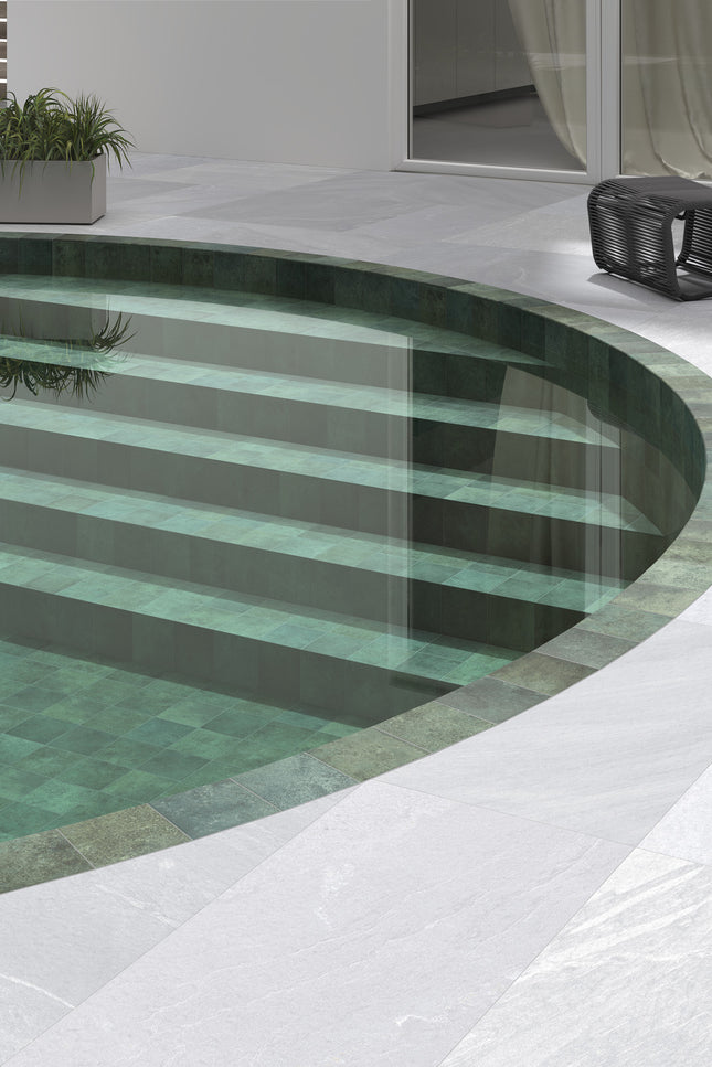 TAHITI EMERALD GLOSSY